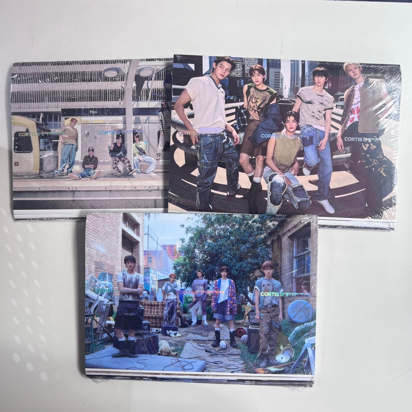 CORTIS - 1st EP [COLOR OUTSIDE THE LINES] Standard Ver (random)